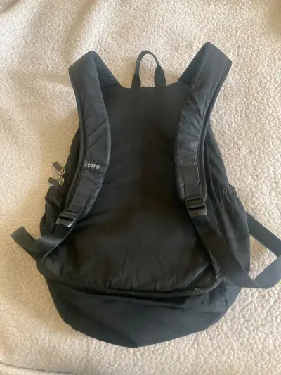 Mochila negra Totto con múltiples compartimentos - miniatura 5