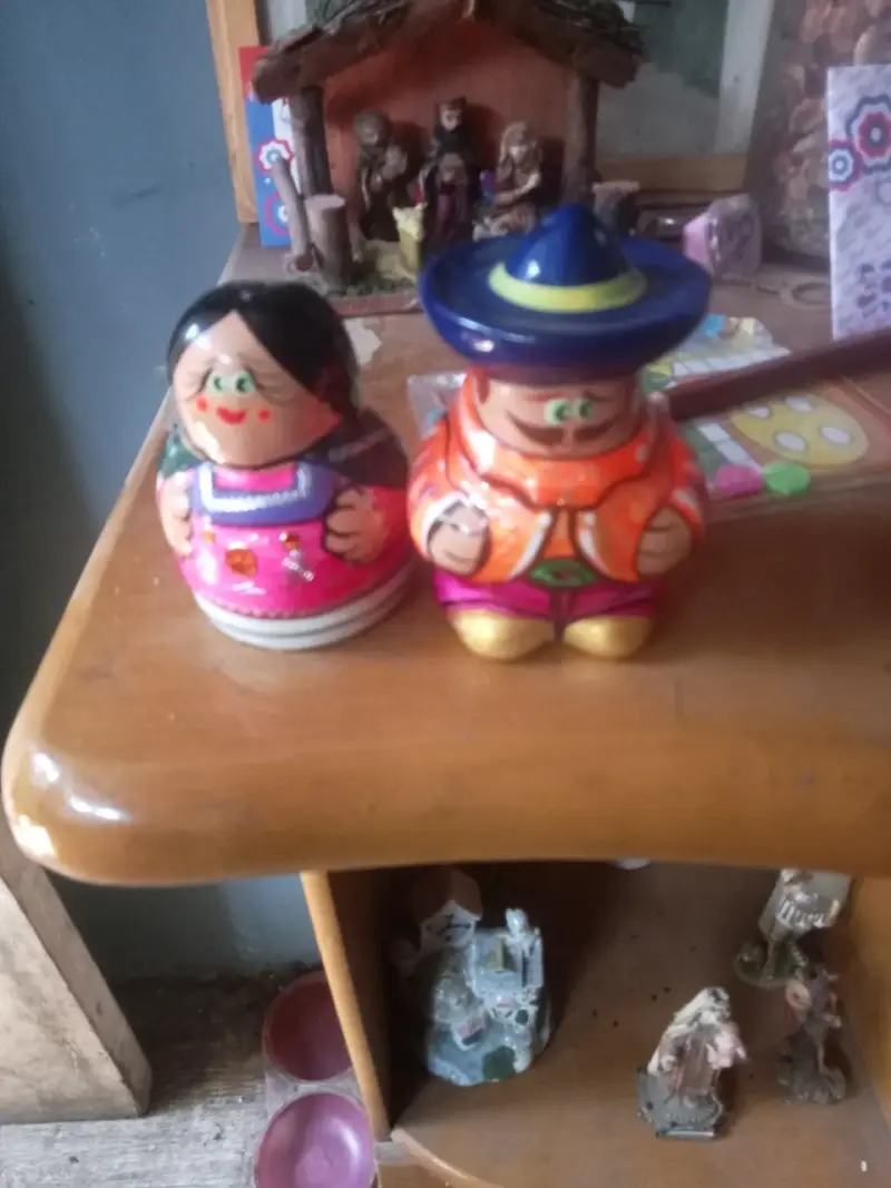 Figuras decorativas de cerámica pintadas a mano - 2