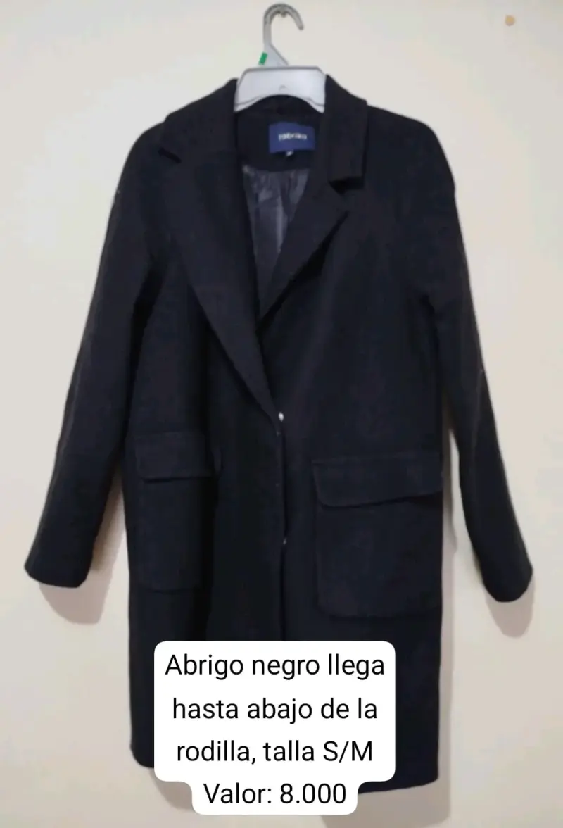 Abrigo negro hasta la rodilla talla S/M