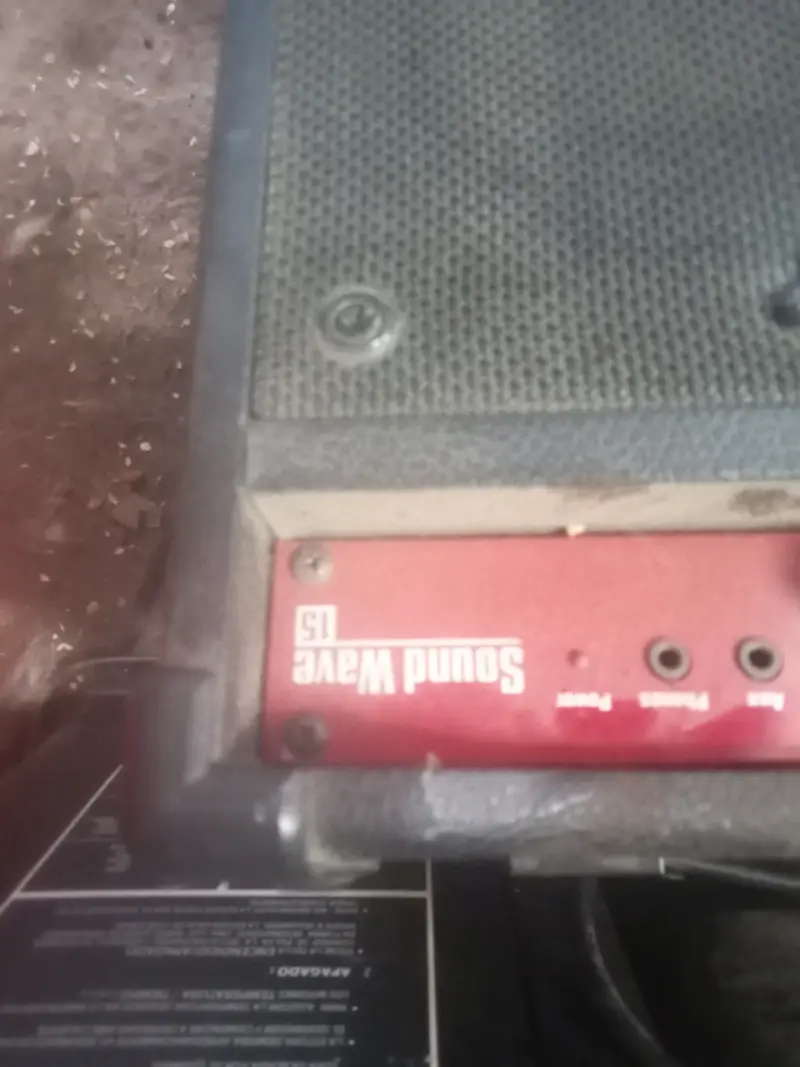 Amplificador de Bajo Ibanez Sound Wave 15 - 1