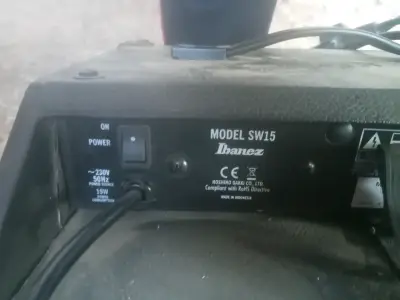 Amplificador de Bajo Ibanez Sound Wave 15 - miniatura 2