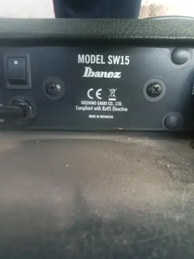 Amplificador de Bajo Ibanez Sound Wave 15 - miniatura 3