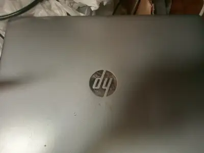 Notebook HP con pantalla de 15 pulgadas - miniatura 3