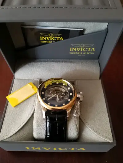 Reloj automático Invicta con correa de cuero - miniatura 1