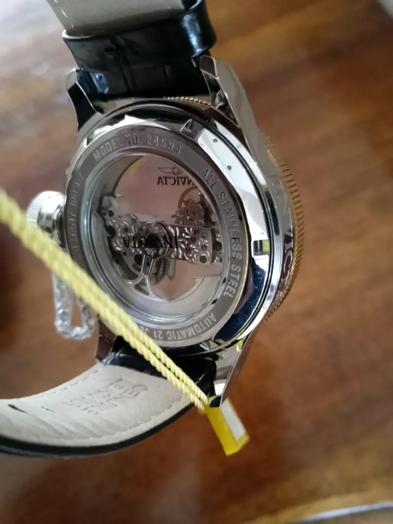 Reloj automático Invicta con correa de cuero - 2
