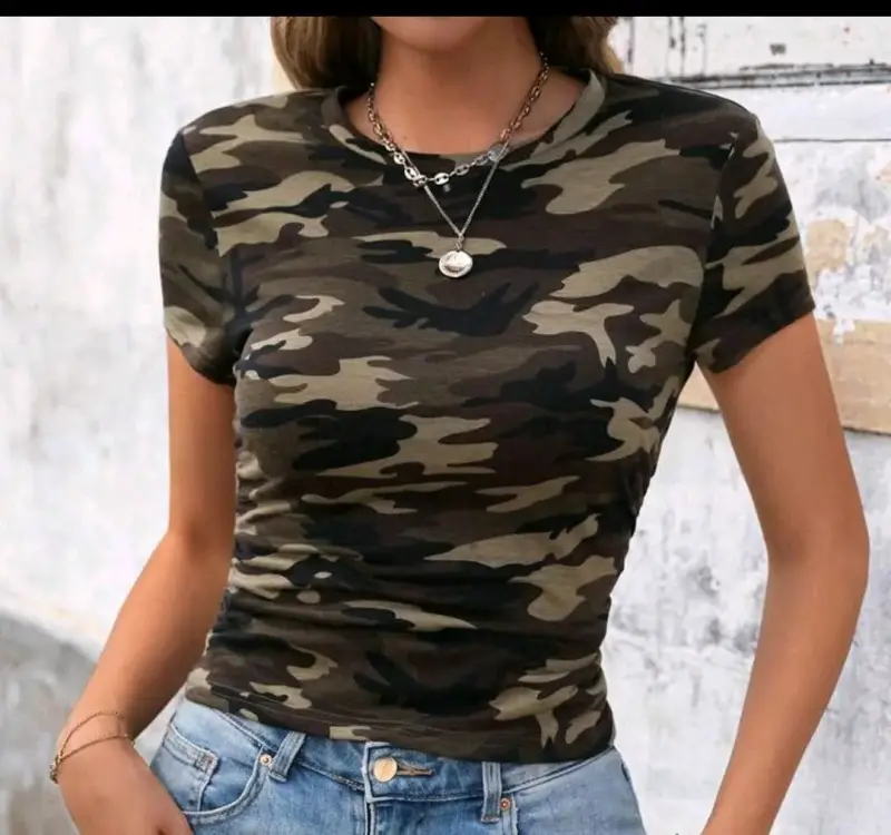 Polera camuflada para mujer