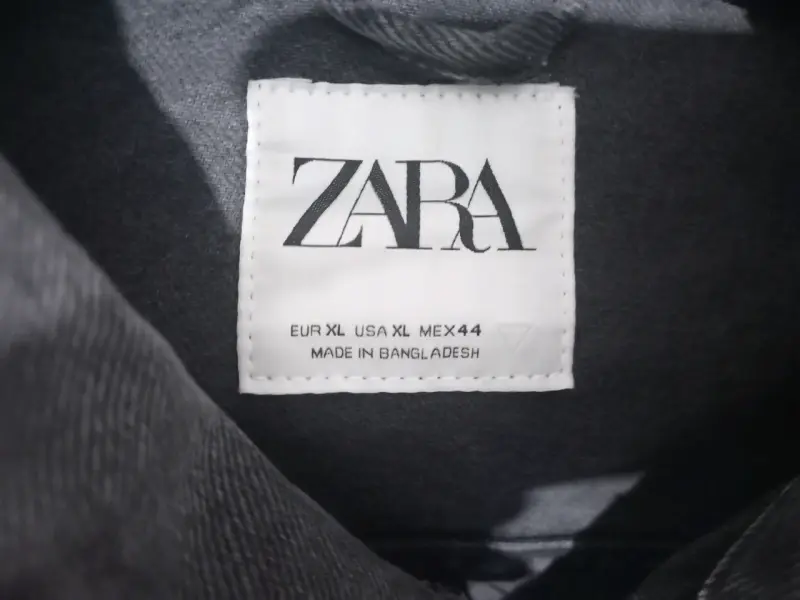 Chaqueta de mezclilla negra ZARA para hombre - 2
