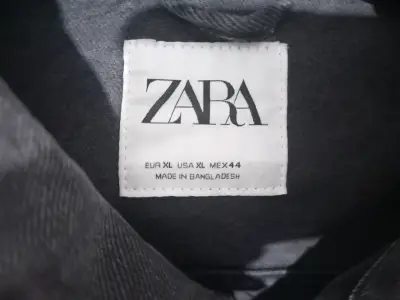 Chaqueta de mezclilla negra ZARA para hombre - miniatura 2