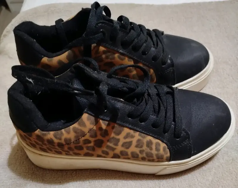 Zapatillas deportivas con estampado animal print