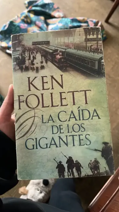 Libro 'La Caída de los Gigantes' de Ken Follett - miniatura 1