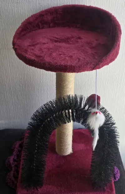 Árbol rascador para gatos con juguete - miniatura 1