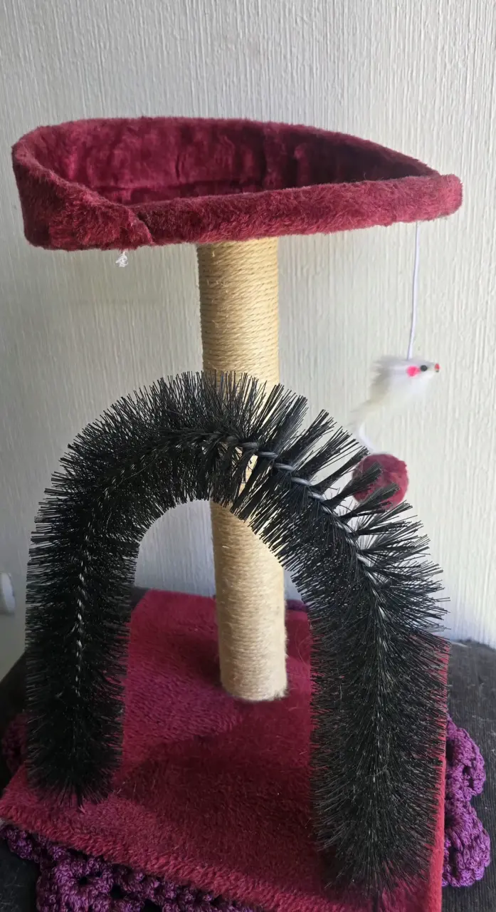 Árbol rascador para gatos con juguete - 2