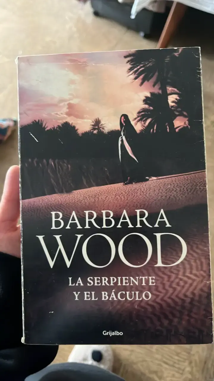 Libro 'La Serpiente y el Báculo' de Barbara Wood - 1