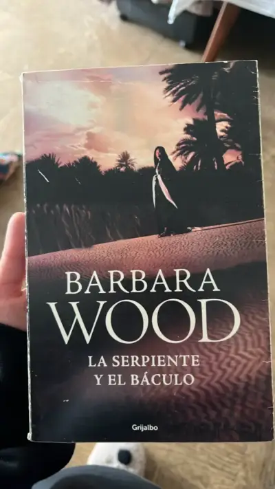 Libro 'La Serpiente y el Báculo' de Barbara Wood - miniatura 1