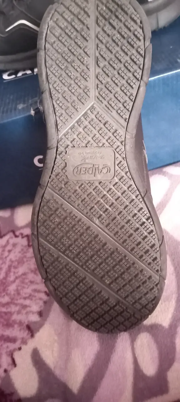 Zapatillas de seguridad nuevas, Calper talla 39 - 2