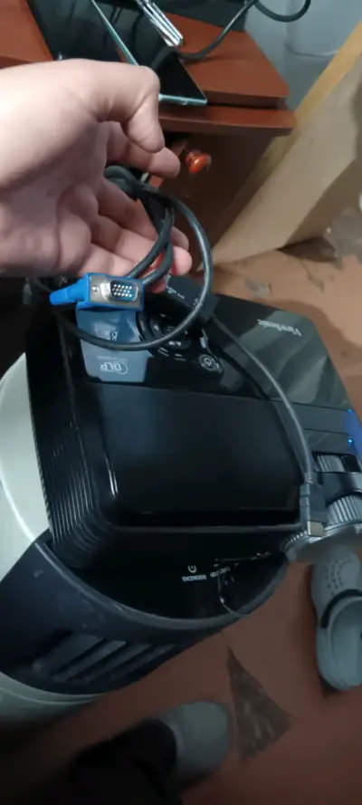 Proyector DLP Xcomi con cables incluidos - miniatura 3