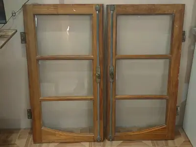 Puertas de madera con cerradura, chapa, tiradores - miniatura 1