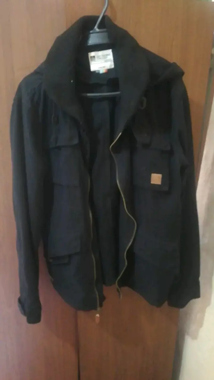 Chaqueta negra Reef con capucha para hombre - 1