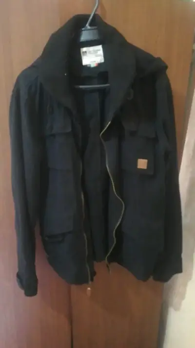 Chaqueta negra Reef con capucha para hombre - miniatura 1