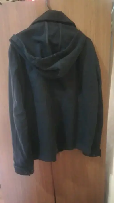 Chaqueta negra Reef con capucha para hombre - miniatura 2