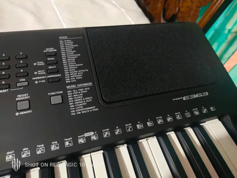 Teclado Yamaha PSR-E363 - 3