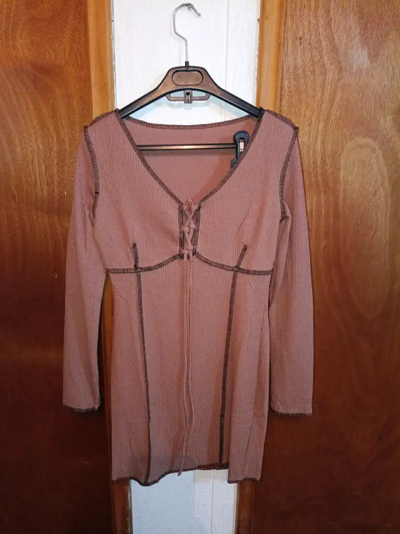 Vestido ajustado de manga larga con cordones - 3