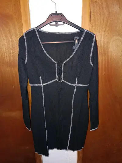 Vestido ajustado de manga larga con cordones - miniatura 4