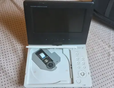 Reproductor DVD/CD Portátil LG DP351G + Bolso LG - miniatura 3