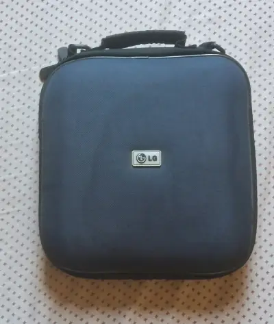 Reproductor DVD/CD Portátil LG DP351G + Bolso LG - miniatura 6