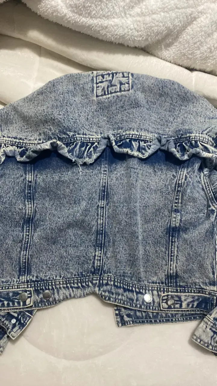 Chaqueta de mezclilla Forever 21 con volantes - 3