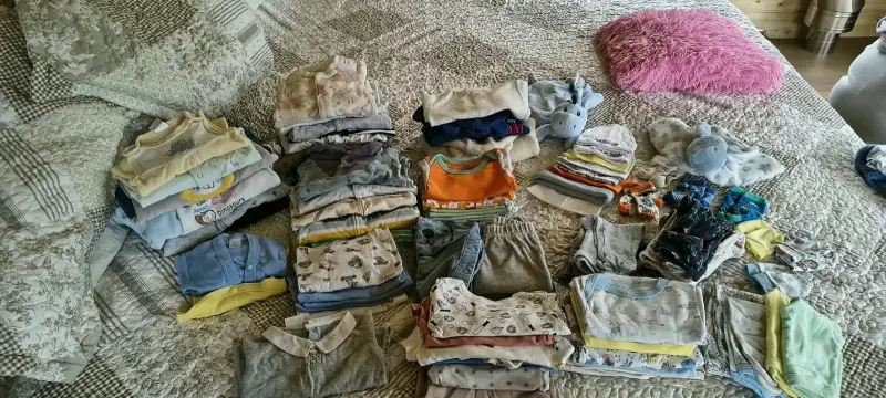 Se vende lote de ropa para bebé - 2