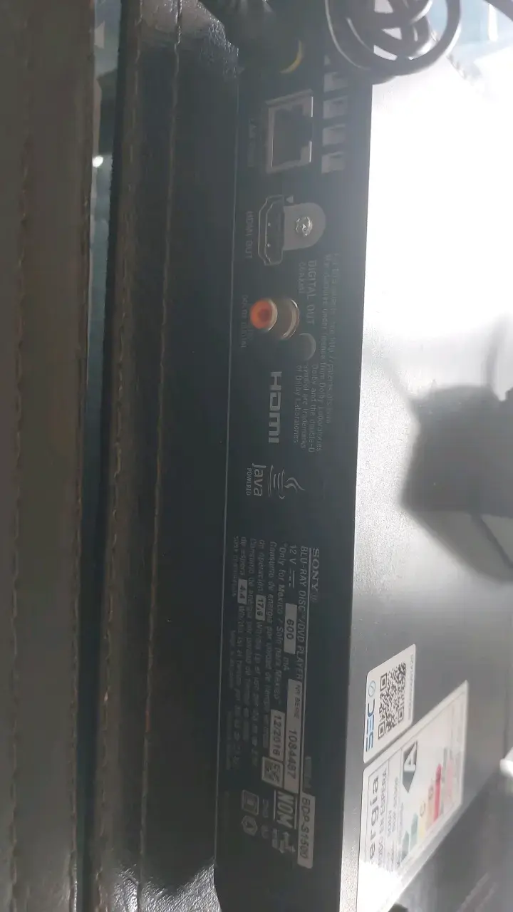 Reproductor Blu-ray Sony con control remoto - 2