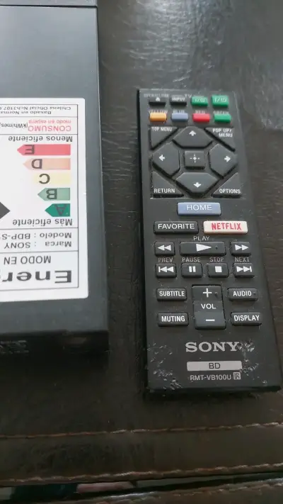 Reproductor Blu-ray Sony con control remoto - miniatura 3