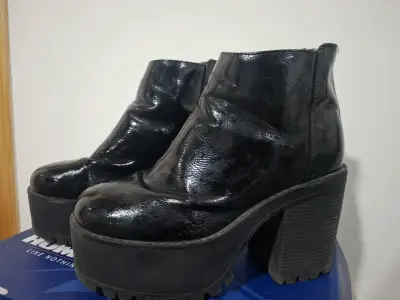 Botines negro con plataforma y cierre - miniatura 4
