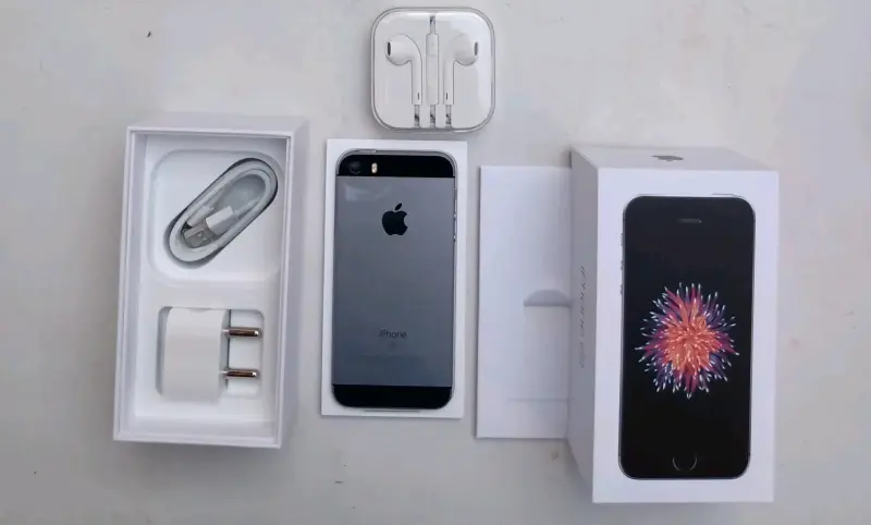 iPhone SE 128GB Gris Espacial. Nuevo. Sellado - 5