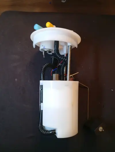 Bomba de combustible para vehículo - miniatura 1