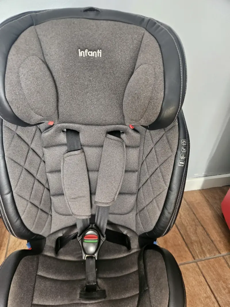 Silla de auto para bebé Infanti gris