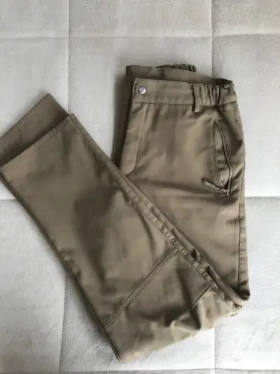 Pantalones beige para hombre con detalles - miniatura 1