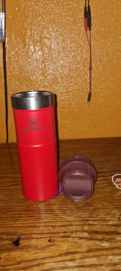 Termo Stanley rojo con tapa desmontable - miniatura 1