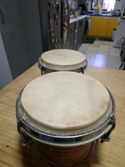 Bongos de madera Mesko en buen estado - miniatura 2