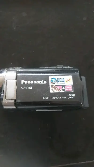 Videocámara Panasonic SDR-T51 con Zoom 78x - miniatura 1