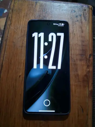 Smartphone Xiaomi Redmi con triple cámara - miniatura 1