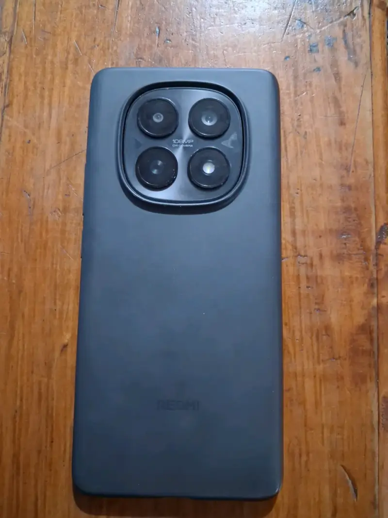 Smartphone Xiaomi Redmi con triple cámara - 3