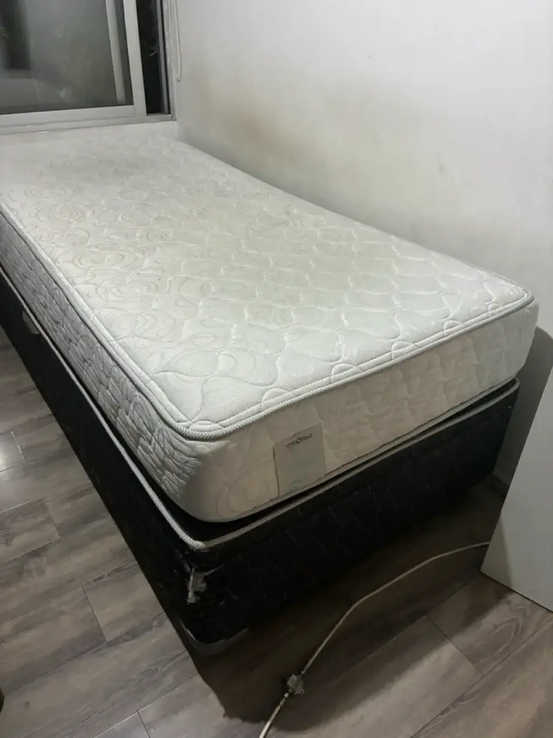 Cama de 1.5 plaza con colchón y base - 2