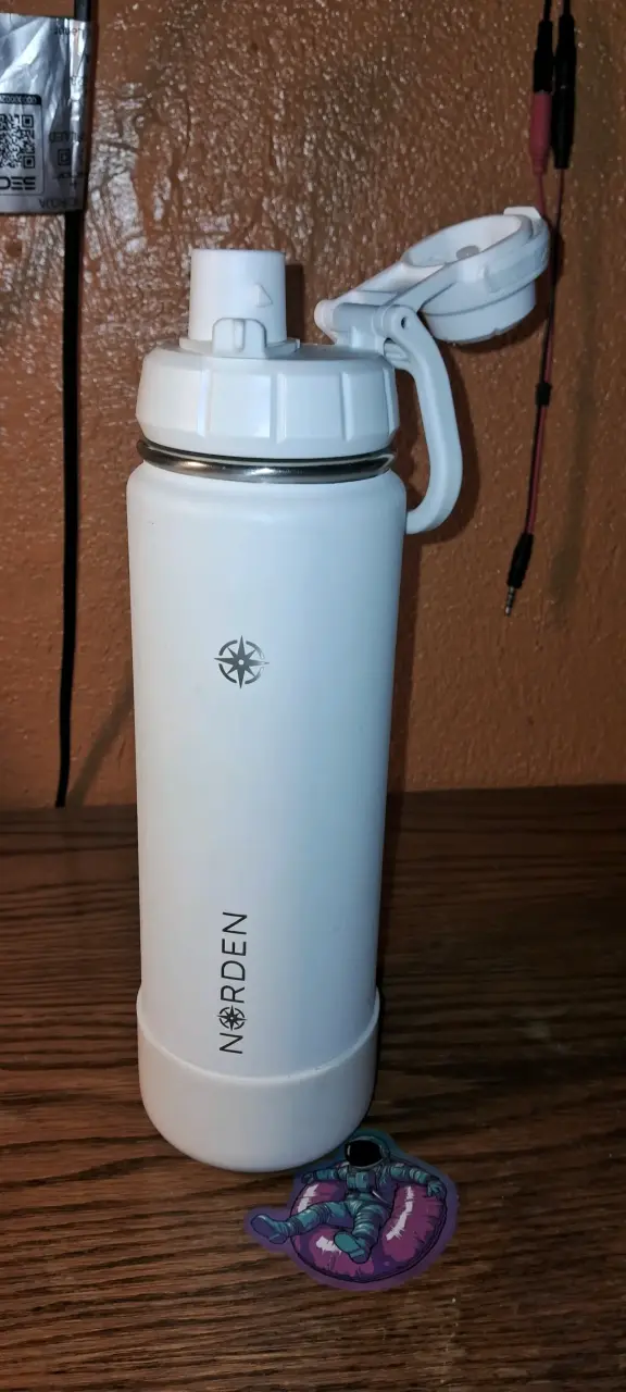 Botella térmica blanca Norden con tapa - 1