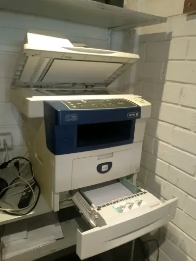 Impresora multifuncional Xerox con escáner y fax - miniatura 2