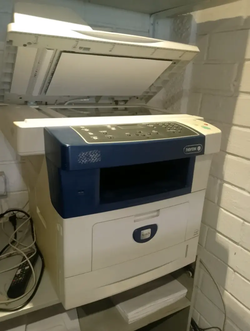 Impresora multifuncional Xerox con escáner y fax - 4
