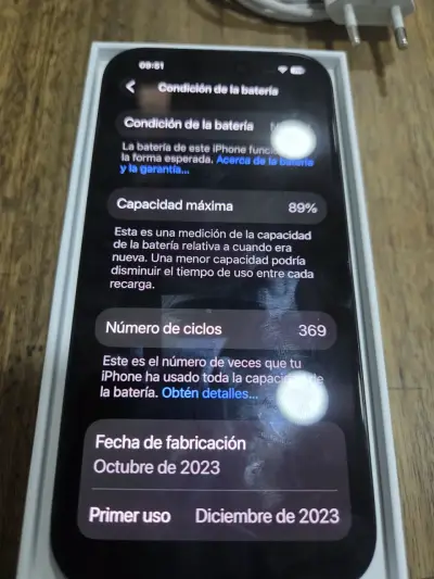 iPhone 15 impecable con caja y cargador - miniatura 2