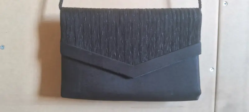 Cartera de mano black elegante con botón magnético - 2