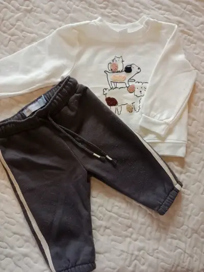 Conjunto de ropa para bebé marca Yamp! - miniatura 1